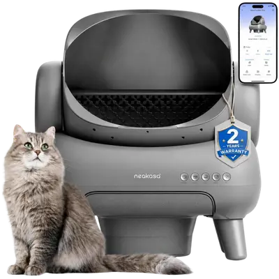 White Neakasa M1 Plus open-top automatic litter box